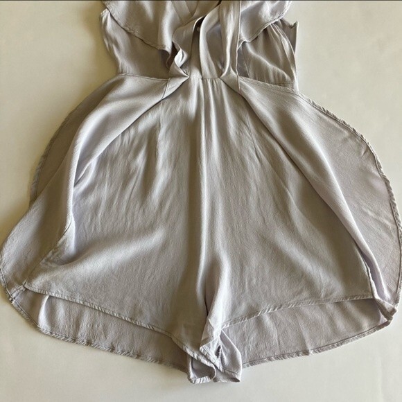 ASTR the Label Ruffle Tie Front Lilac Romper XS - Picture 7 of 16